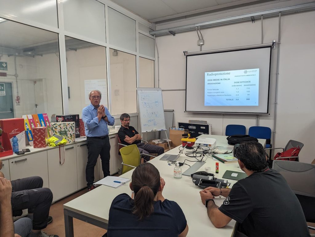 corso di radioprotezione in cui vengono spiegati i principi fondamentali di radioprotezione